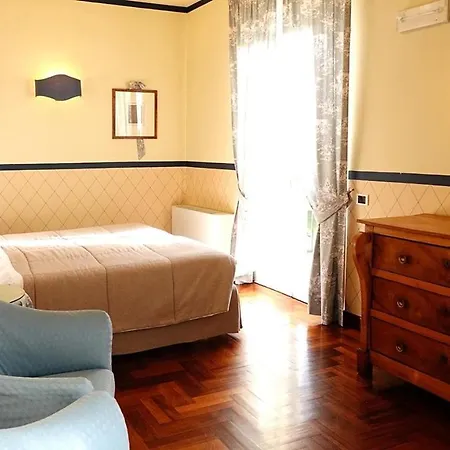 Relais Pomela 4*